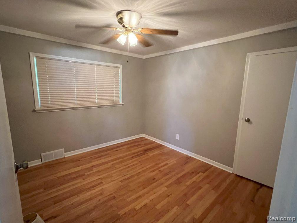 8912 HARRISON Street, Livonia, MI 48150 — Photo 23