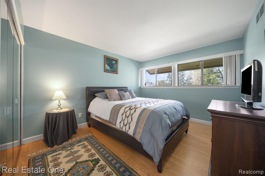 1519 S HILL Boulevard, Bloomfield Hills, MI 48304 — Photo 13