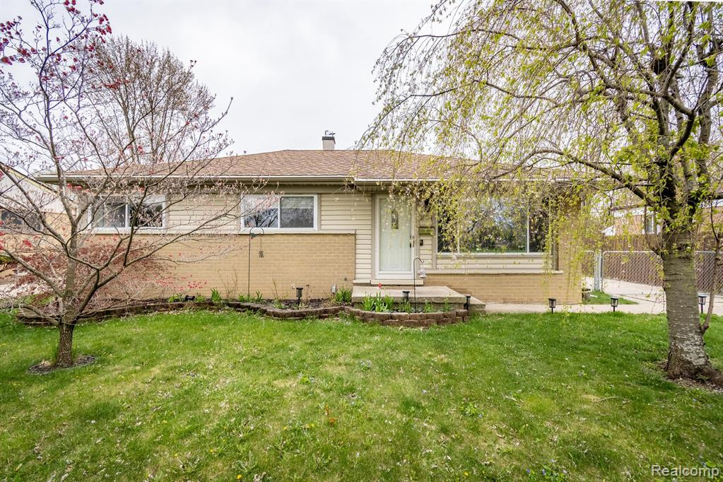 1634 KNOWLES Street, Ypsilanti, MI 48198 — front exterior