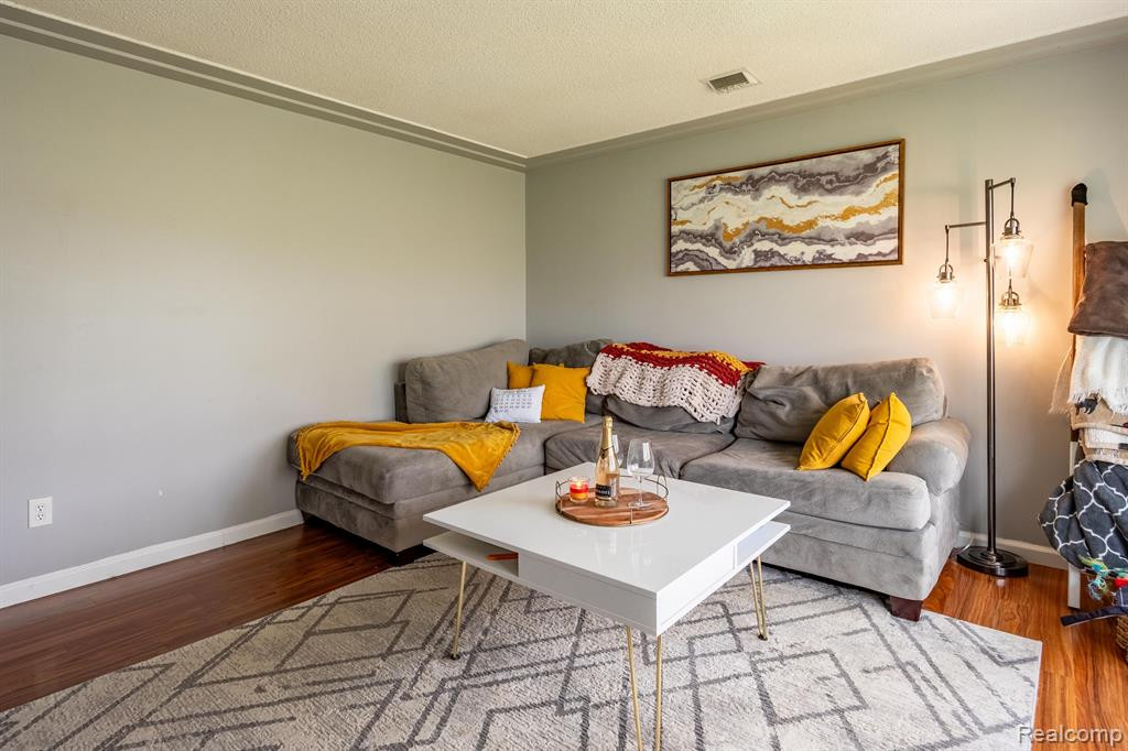 1634 KNOWLES Street, Ypsilanti, MI 48198 — Photo 4