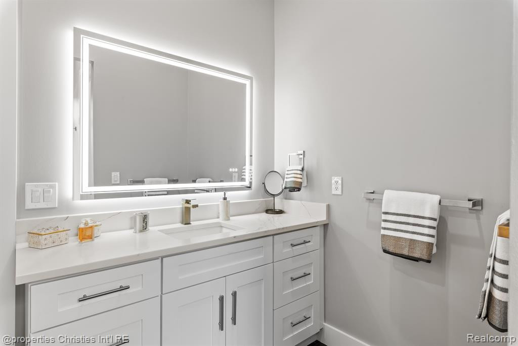 20796 RICHMOND Drive, Northville, MI 48167 — Photo 21