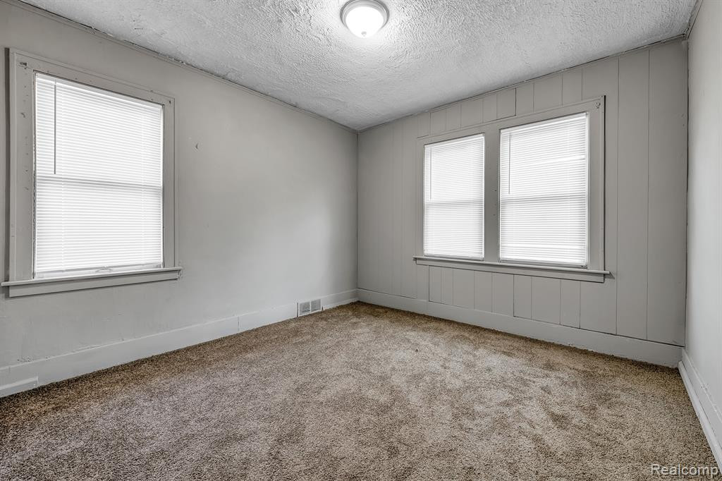 5061 HILLSBORO Street, Detroit, MI 48204 — Photo 9
