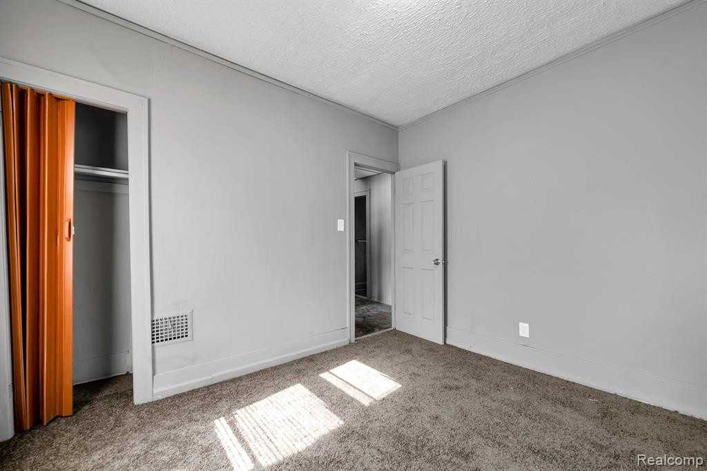 5061 HILLSBORO Street, Detroit, MI 48204 — Photo 12