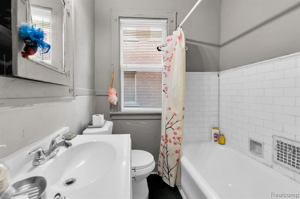 5061 HILLSBORO Street, Detroit, MI 48204 — Photo 23