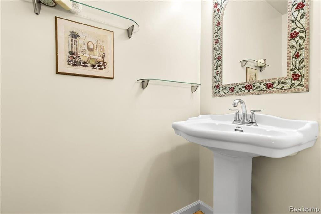 45010 SALTZ Road, Canton, MI 48187 — Photo 15