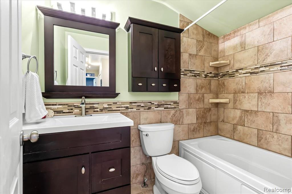 45010 SALTZ Road, Canton, MI 48187 — Photo 21