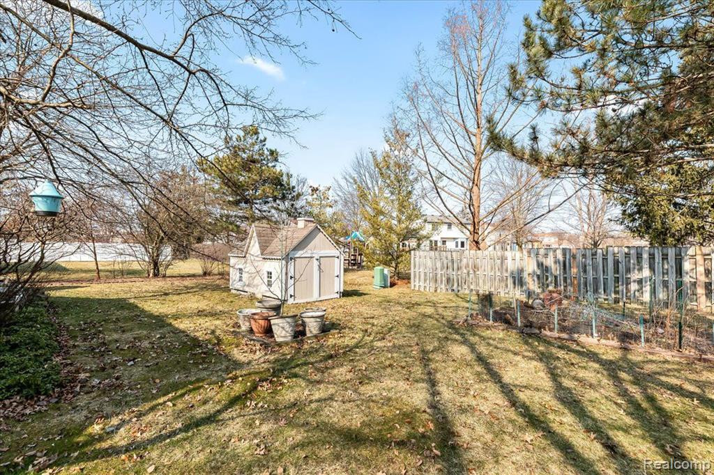 45010 SALTZ Road, Canton, MI 48187 — Photo 27