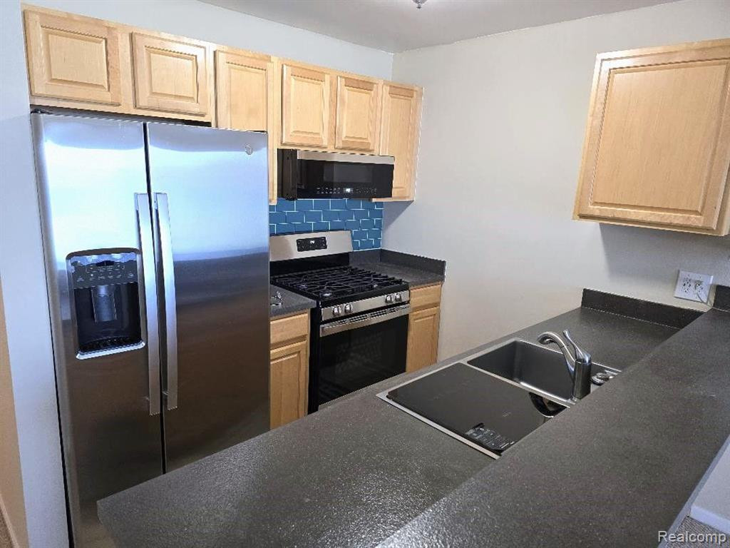 9575 HARBOUR COVE Court, Ypsilanti, MI 48197 — Photo 6