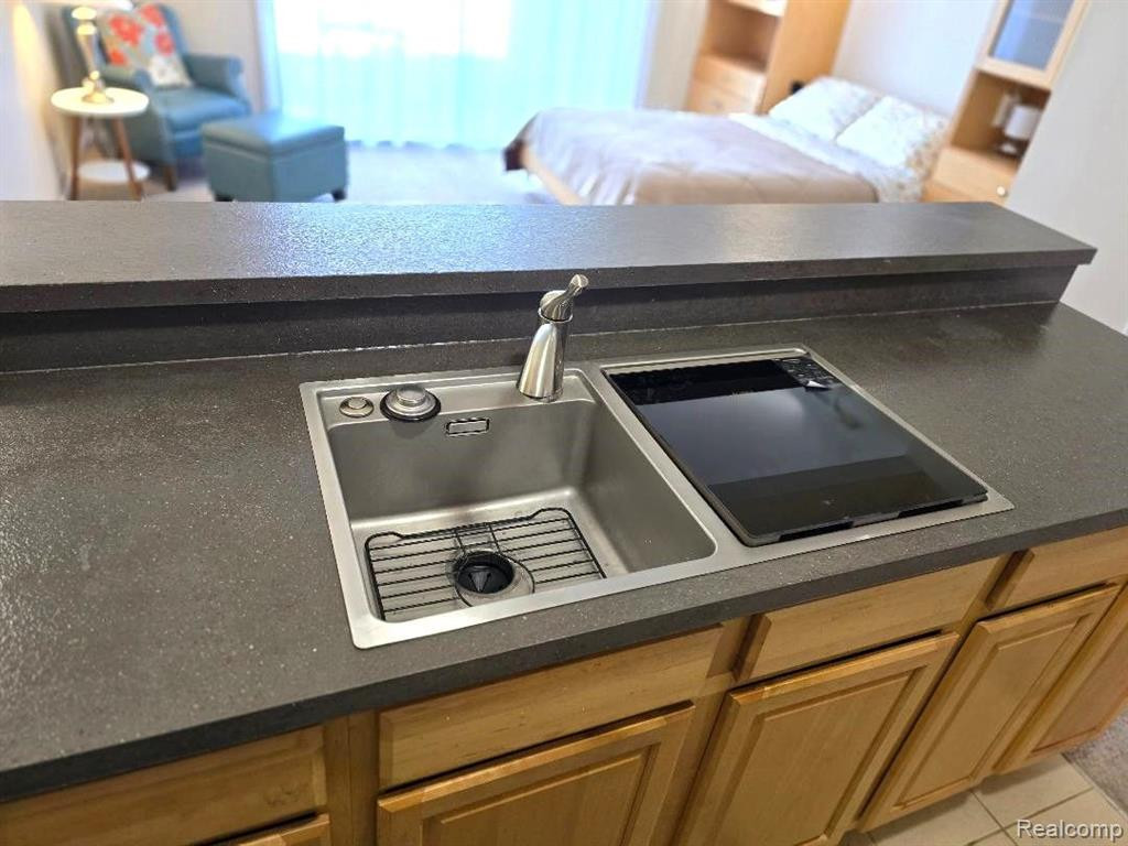9575 HARBOUR COVE Court, Ypsilanti, MI 48197 — Photo 7