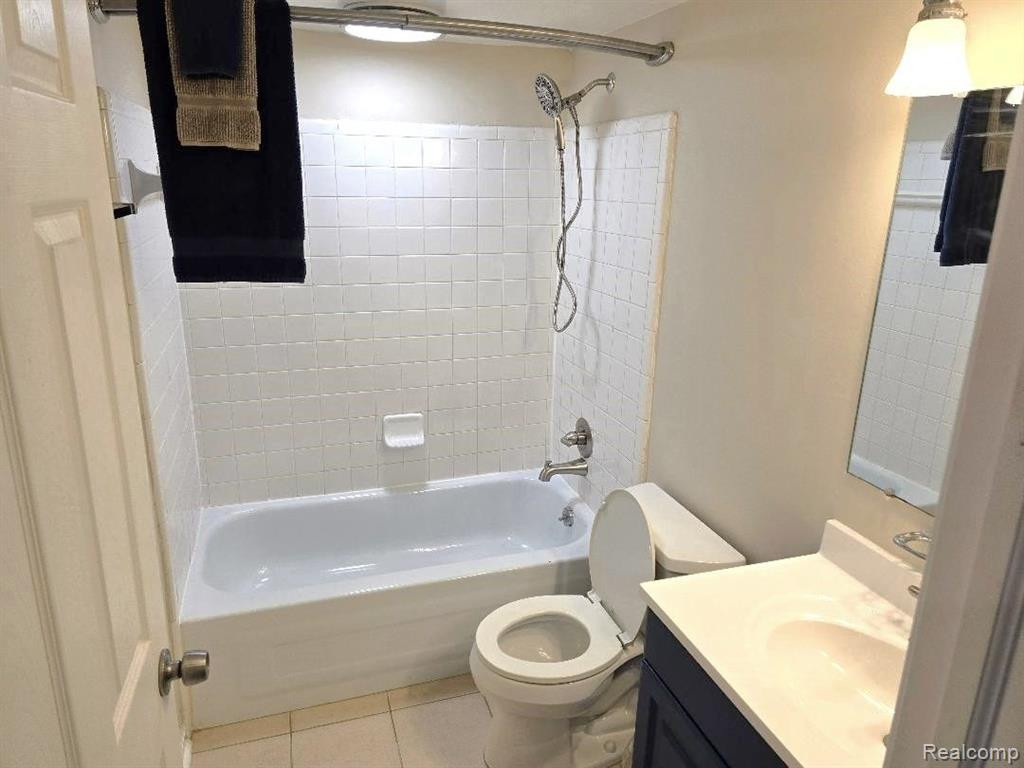 9575 HARBOUR COVE Court, Ypsilanti, MI 48197 — Photo 10