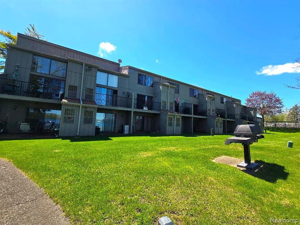 9575 HARBOUR COVE Court, Ypsilanti, MI 48197 — Photo 12