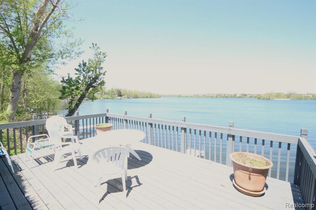 9575 HARBOUR COVE Court, Ypsilanti, MI 48197 — Photo 17
