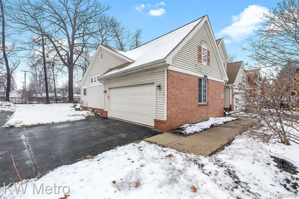 37005 AMHURST Drive, 47, Westland, MI — Photo 2