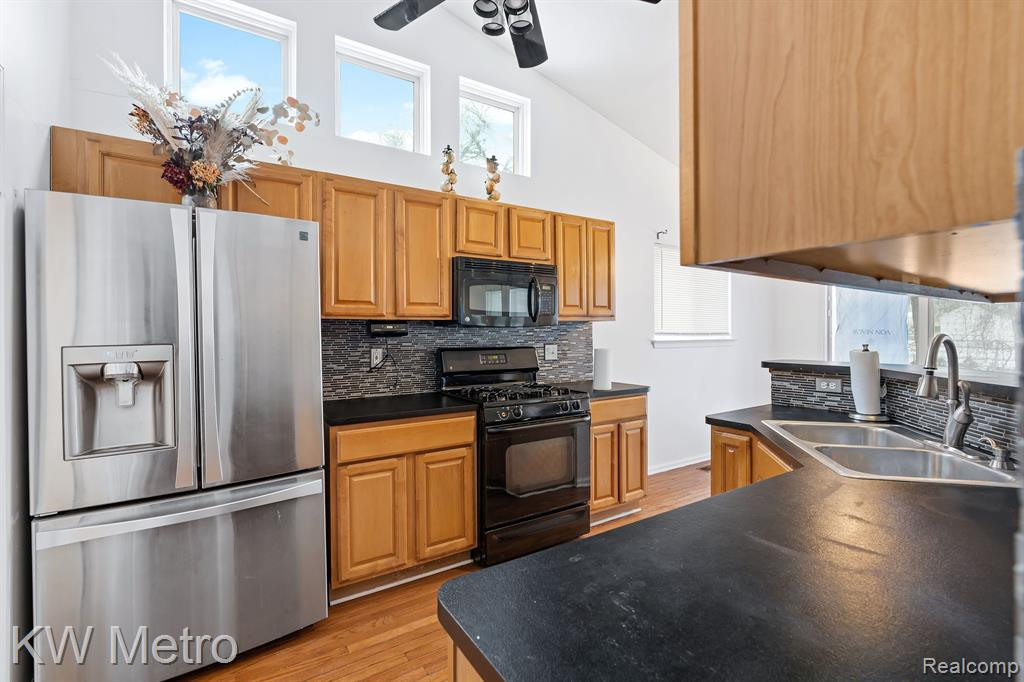 37005 AMHURST Drive, 47, Westland, MI — Photo 6