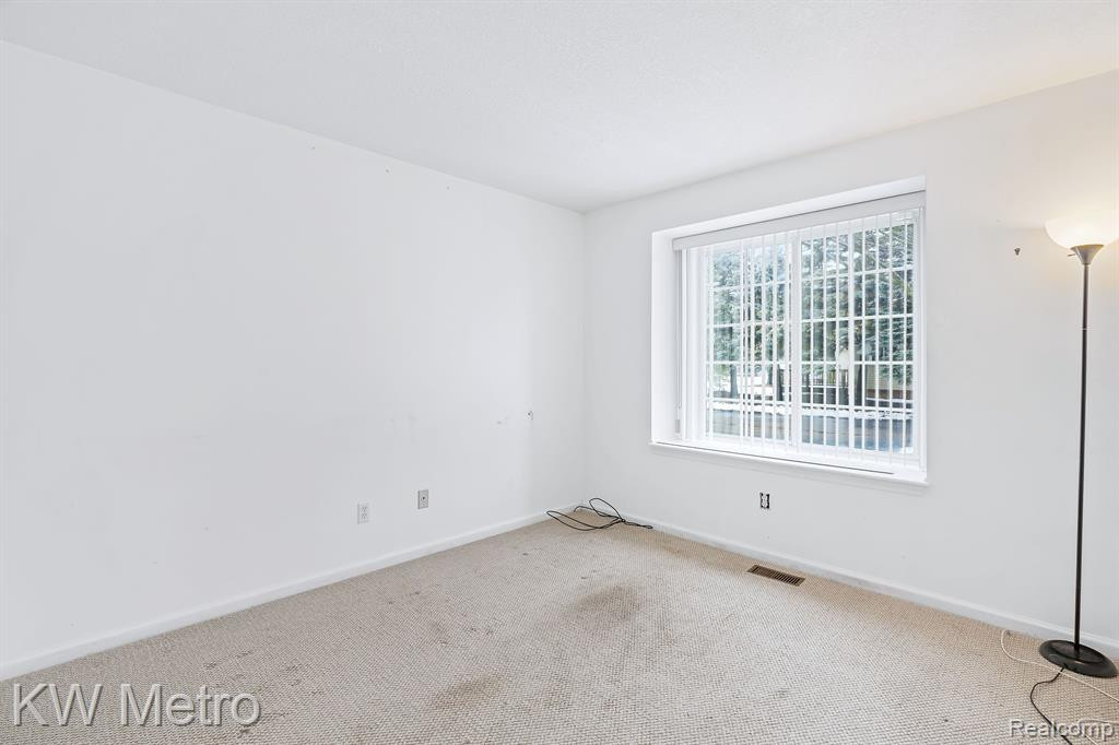 37005 AMHURST Drive, 47, Westland, MI — Photo 10