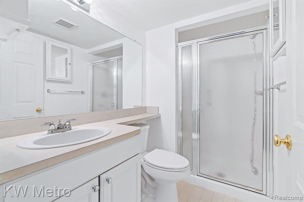 37005 AMHURST Drive, 47, Westland, MI — Photo 13