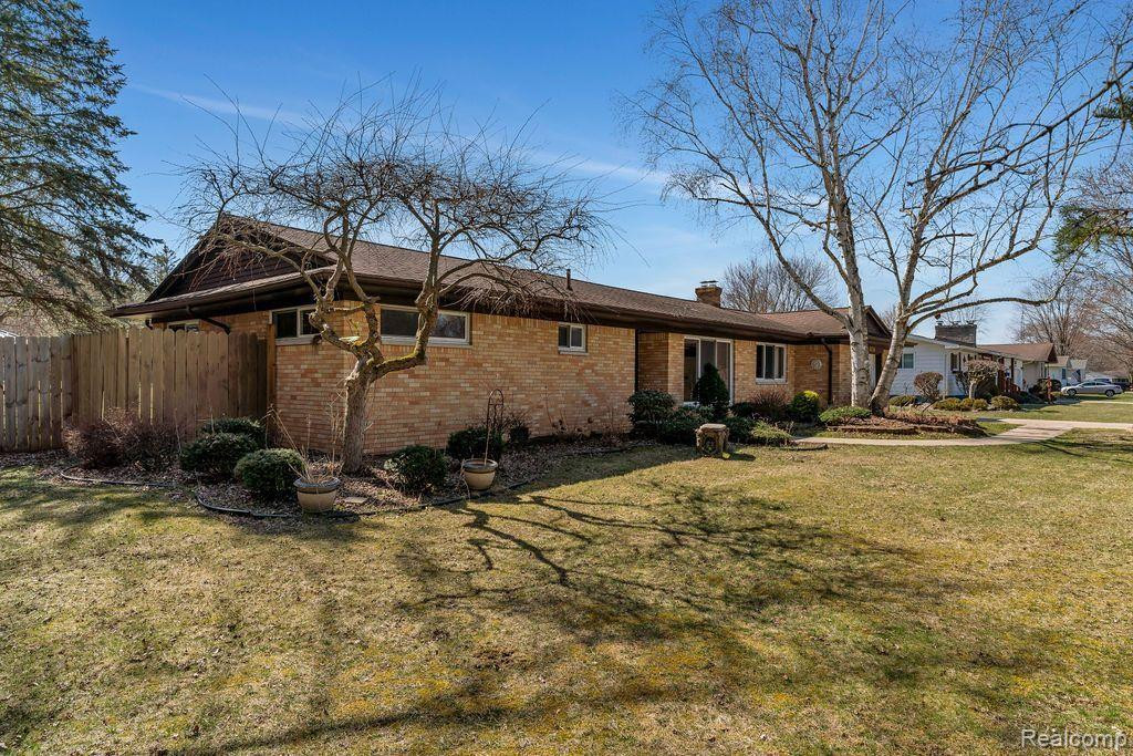 8106 WOODHALL Road, Birch Run, MI 48415 — Photo 3