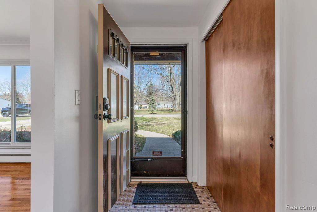 8106 WOODHALL Road, Birch Run, MI 48415 — Photo 6