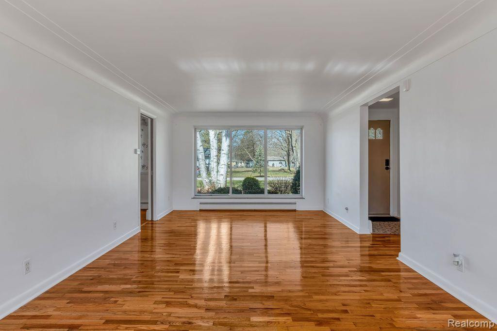 8106 WOODHALL Road, Birch Run, MI 48415 — Photo 7