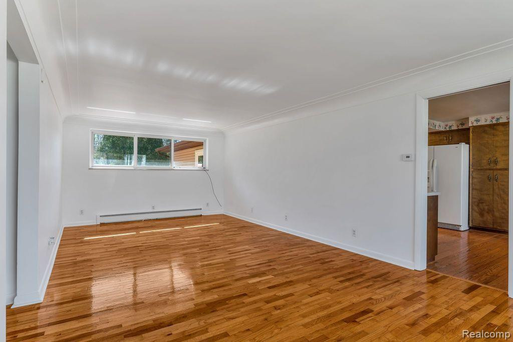 8106 WOODHALL Road, Birch Run, MI 48415 — Photo 9