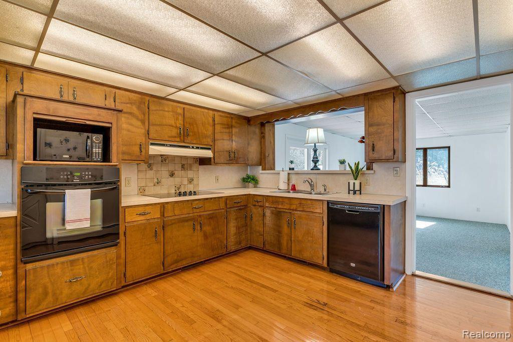 8106 WOODHALL Road, Birch Run, MI 48415 — Photo 11