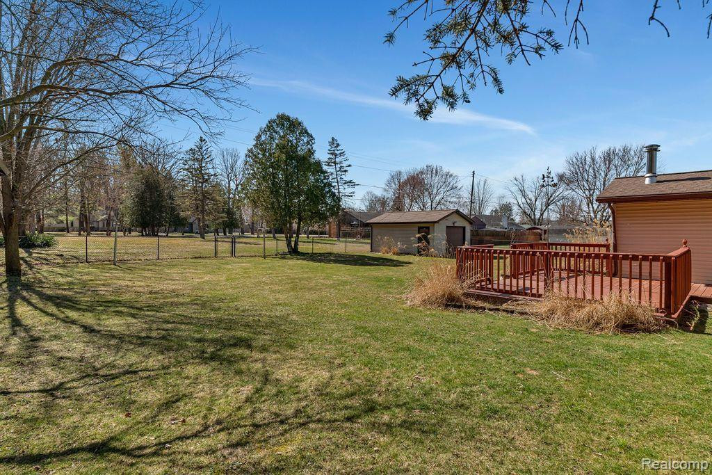 8106 WOODHALL Road, Birch Run, MI 48415 — Photo 32