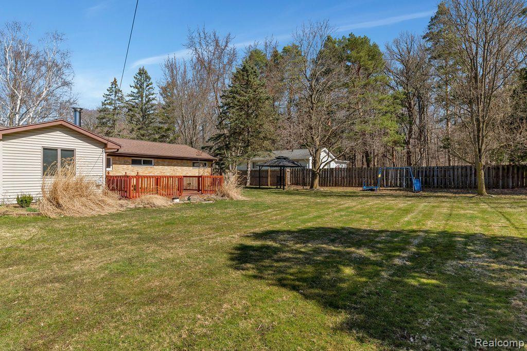 8106 WOODHALL Road, Birch Run, MI 48415 — Photo 34