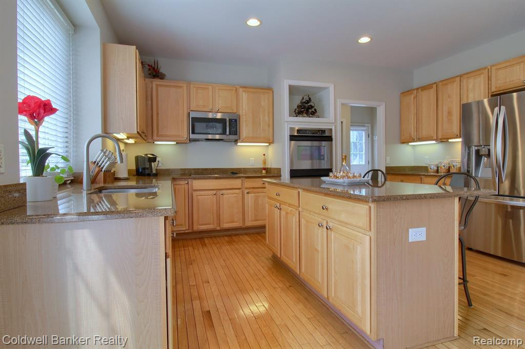 44407 WHITE PINE Circle W, Northville, MI 48168 — Photo 13