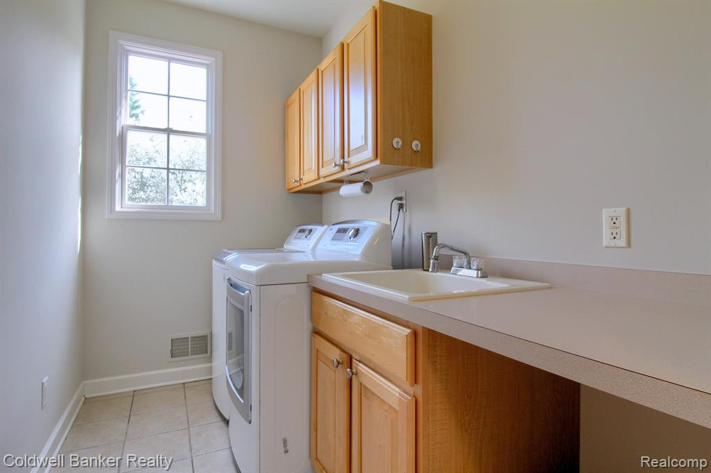 44407 WHITE PINE Circle W, Northville, MI 48168 — Photo 21