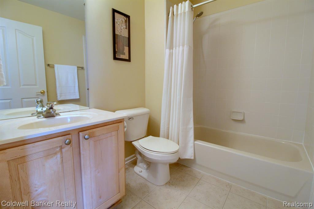 44407 WHITE PINE Circle W, Northville, MI 48168 — Photo 33