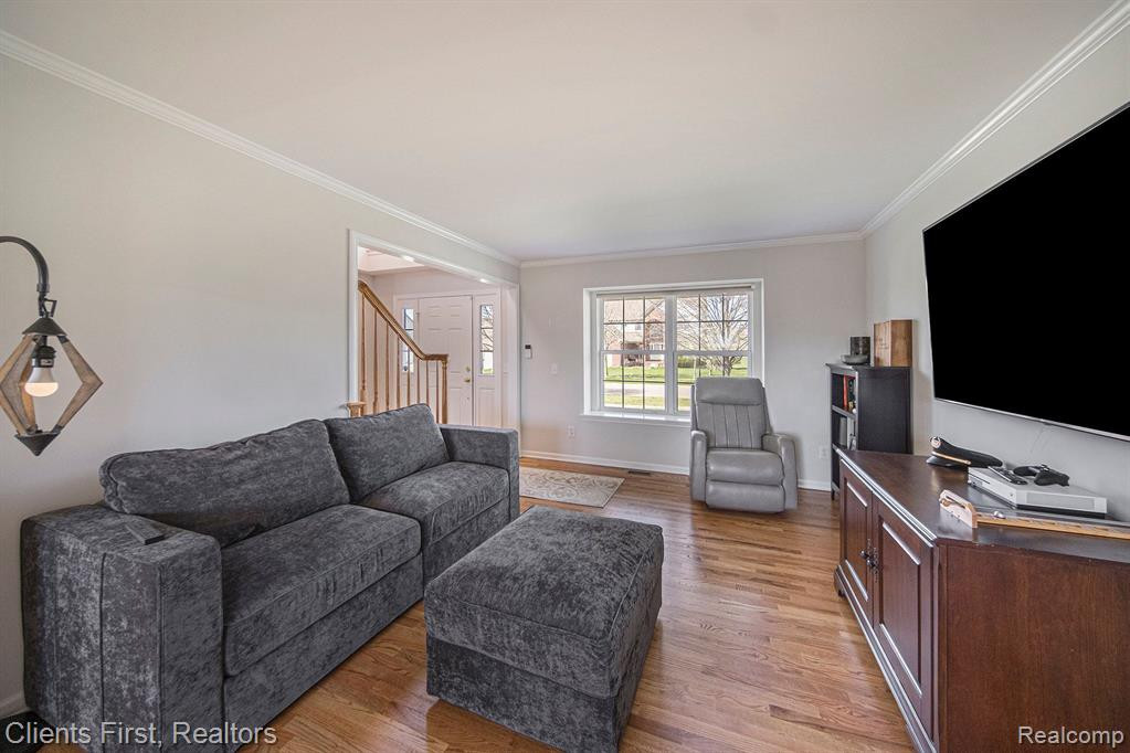 1402 AUSTON Lane, Chelsea, MI 48118 — Photo 5