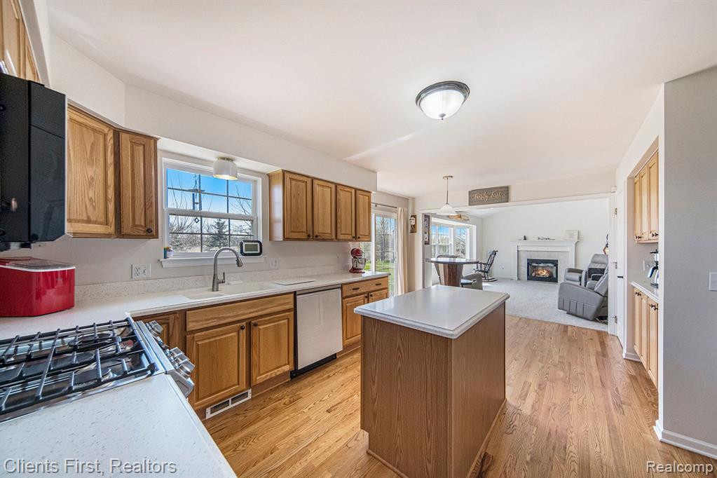 1402 AUSTON Lane, Chelsea, MI 48118 — Photo 10