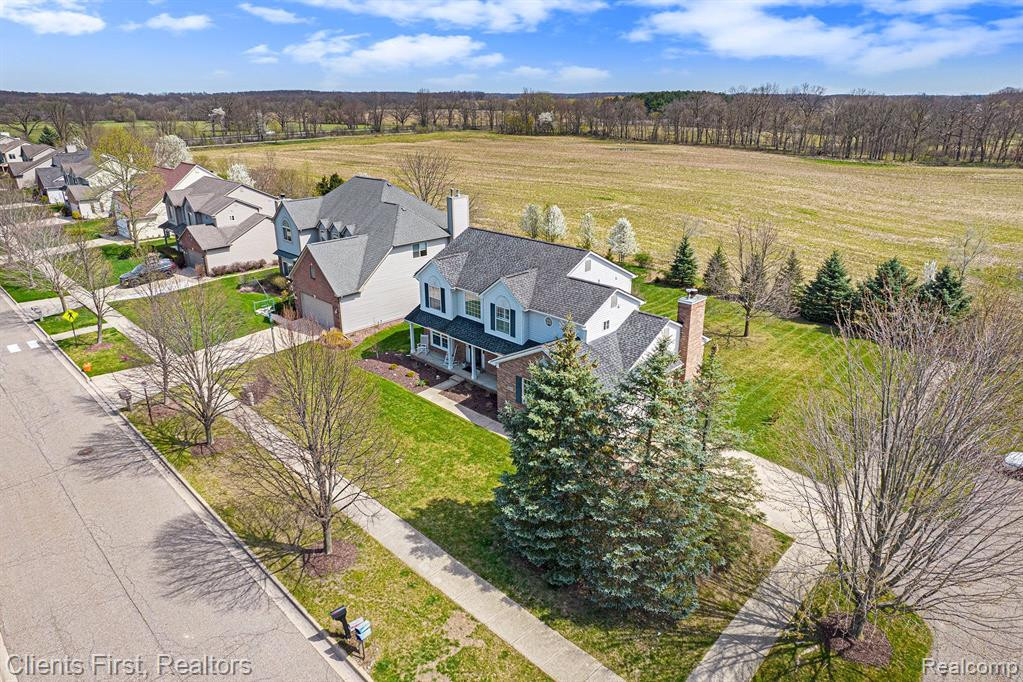 1402 AUSTON Lane, Chelsea, MI 48118 — Photo 38