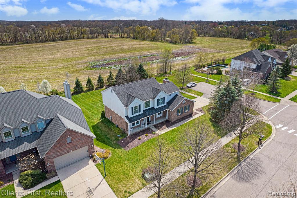1402 AUSTON Lane, Chelsea, MI 48118 — Photo 40
