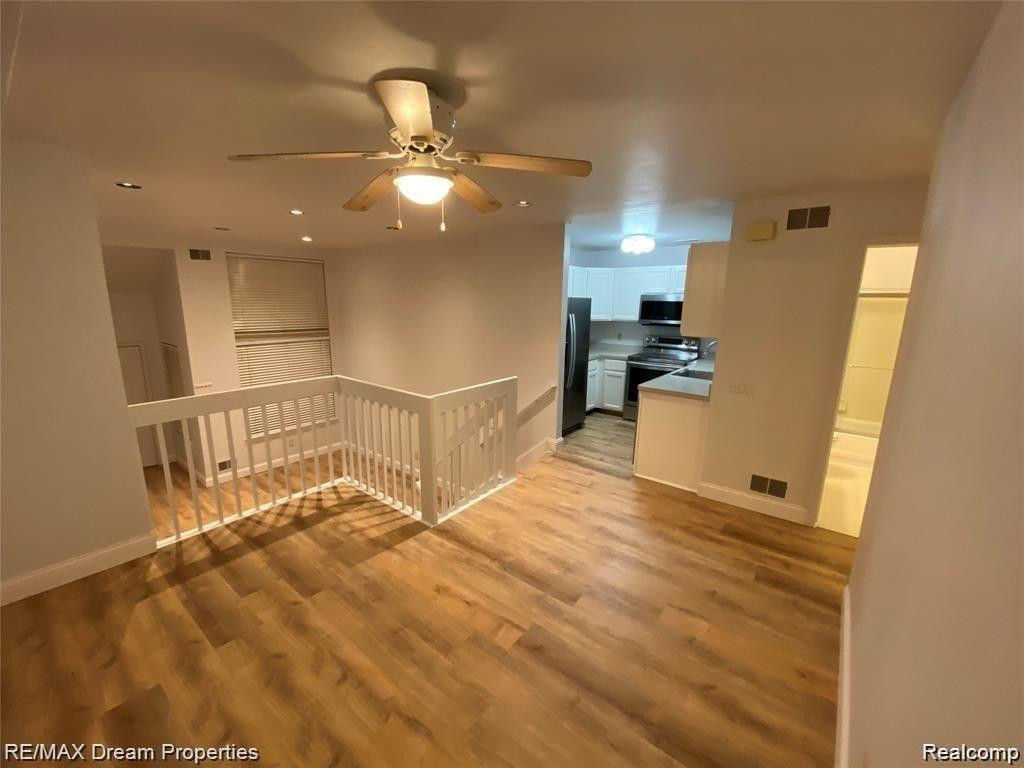 1317 S WASHINGTON Avenue, Royal Oak, MI 48067 — Photo 3