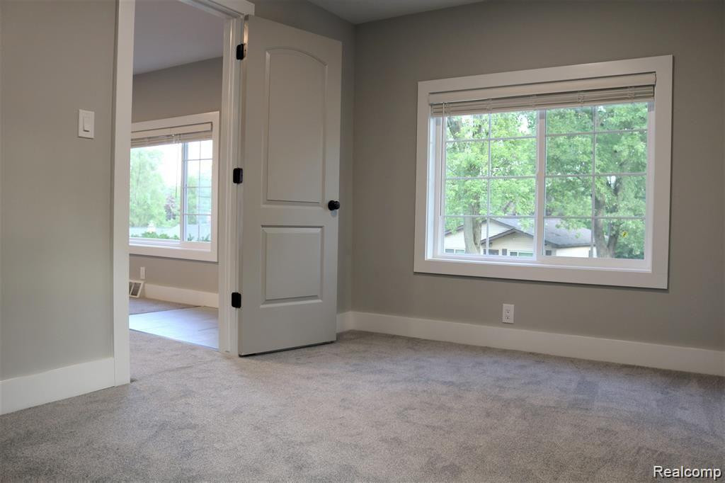 634 RENSHAW Street, Rochester, MI 48307 — Photo 17