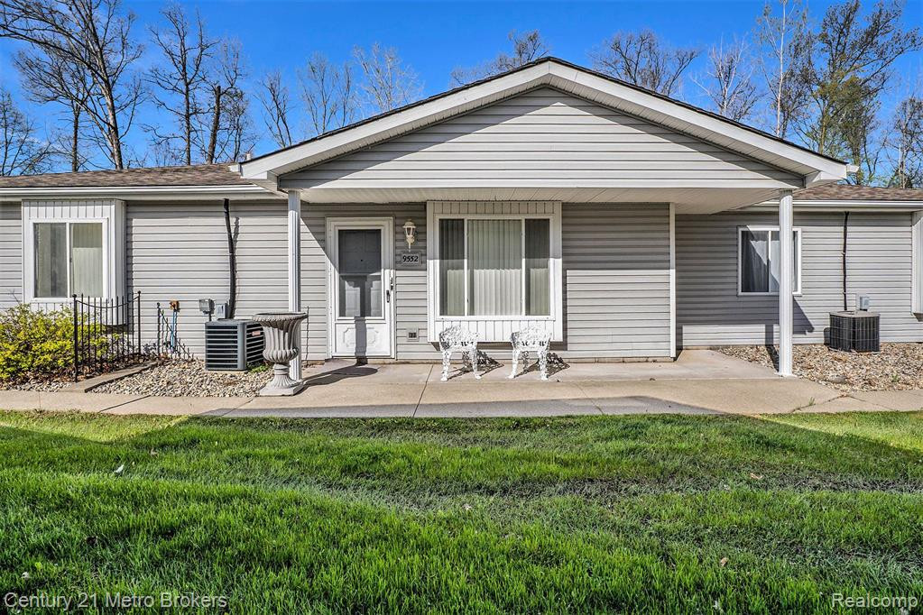 9552 PARKWOOD Drive, Grand Blanc, MI 48439 — front exterior