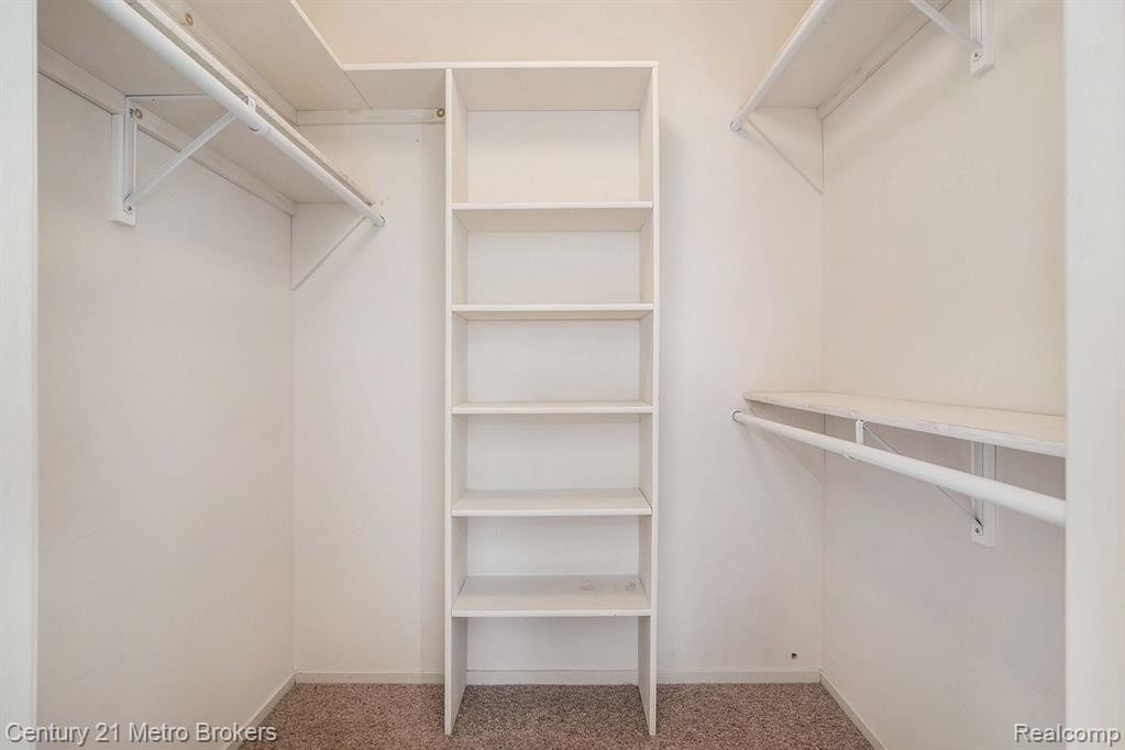 9552 PARKWOOD Drive, Grand Blanc, MI 48439 — Photo 14