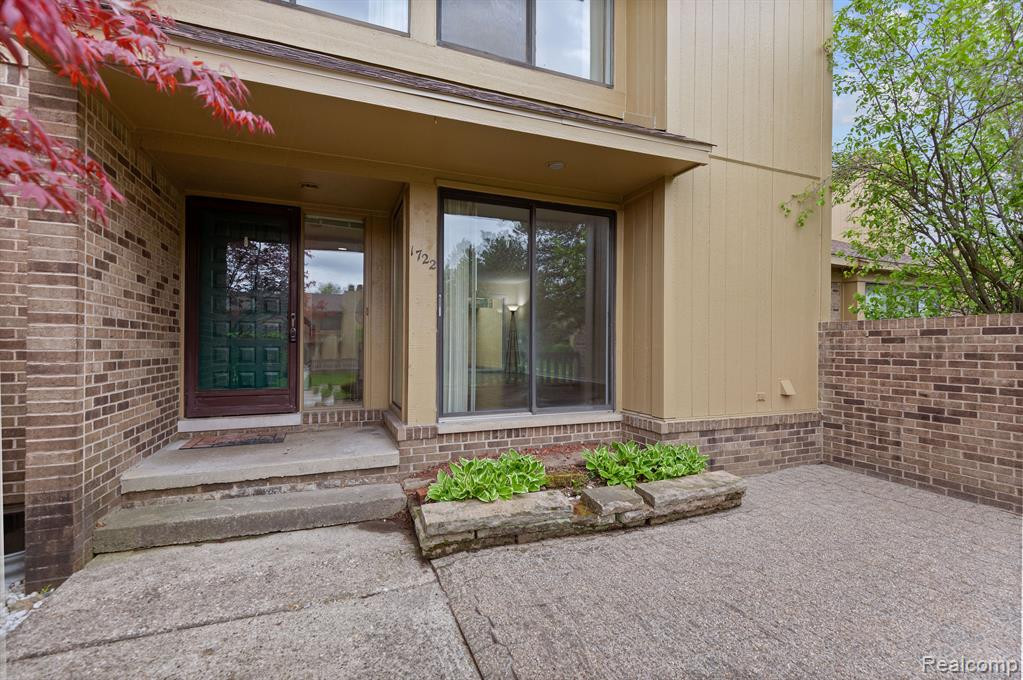 1722 S HILL Boulevard, Bloomfield Hills, MI 48304 — Photo 6