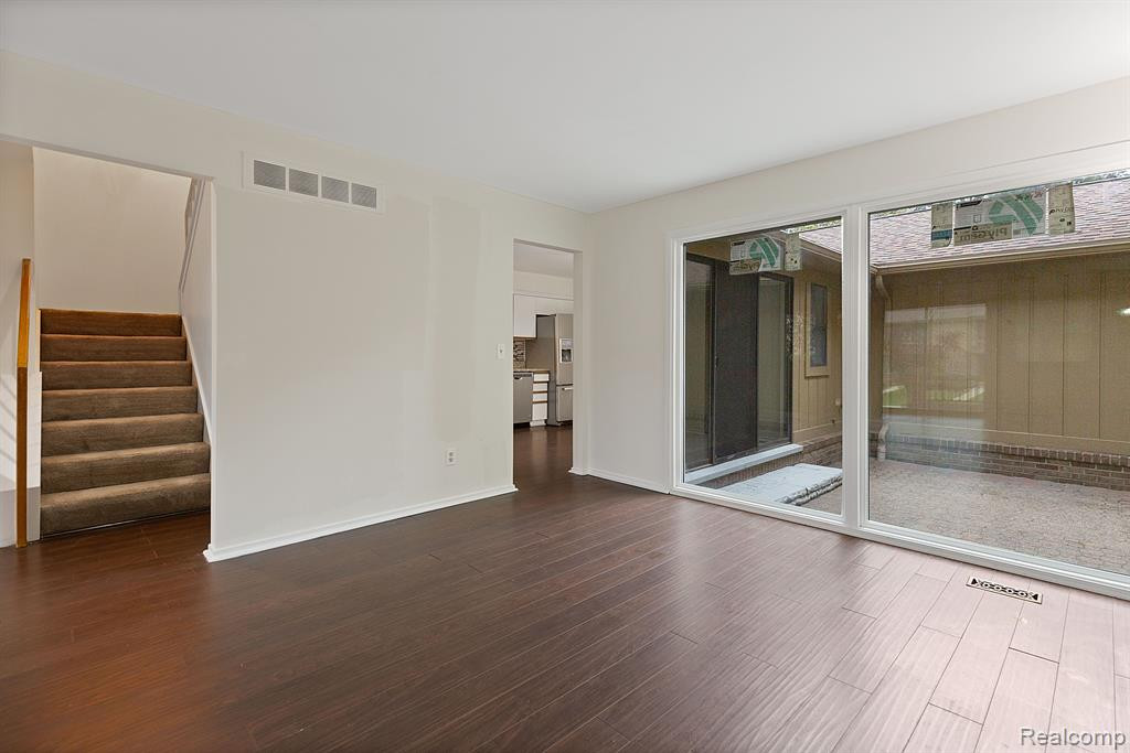 1722 S HILL Boulevard, Bloomfield Hills, MI 48304 — Photo 12