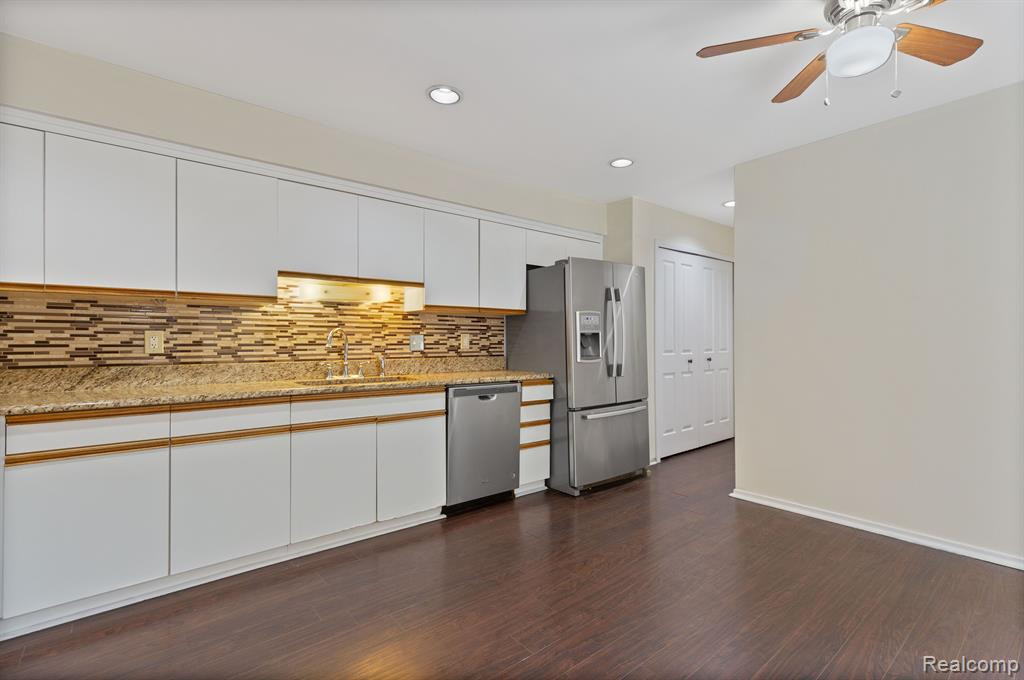 1722 S HILL Boulevard, Bloomfield Hills, MI 48304 — Photo 14