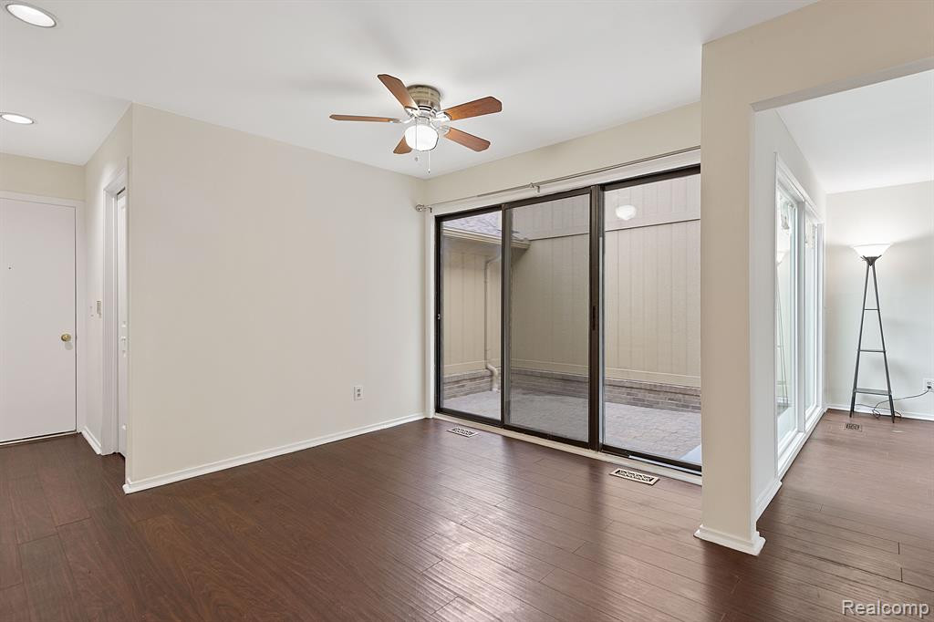 1722 S HILL Boulevard, Bloomfield Hills, MI 48304 — Photo 16