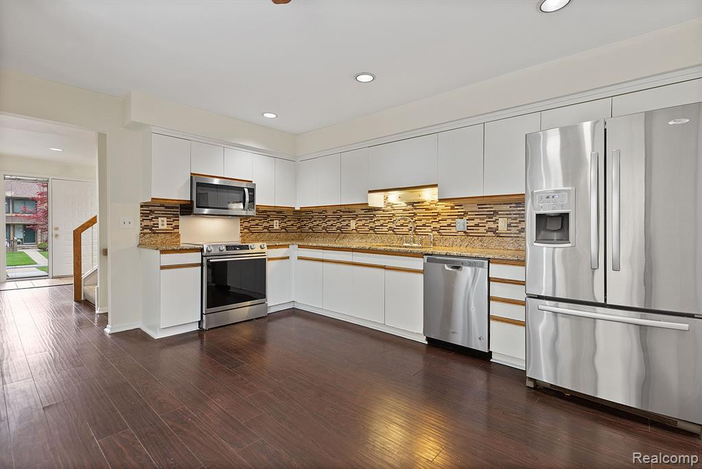 1722 S HILL Boulevard, Bloomfield Hills, MI 48304 — Photo 17