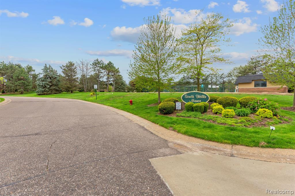 1722 S HILL Boulevard, Bloomfield Hills, MI 48304 — Photo 38
