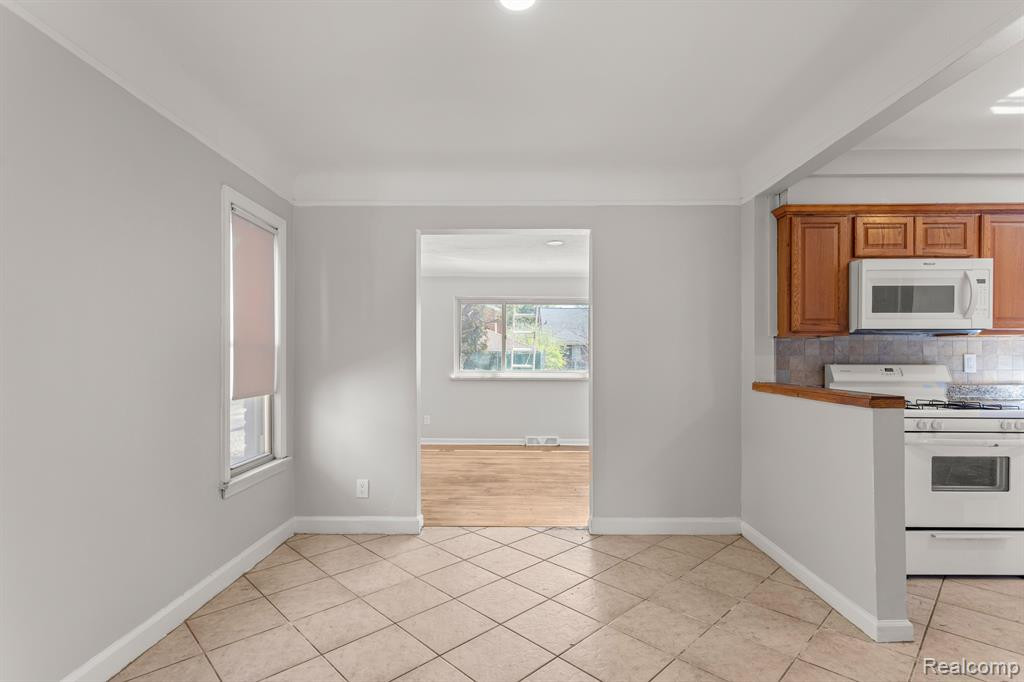 6430 HARTWELL Street, Dearborn, MI 48126 — Photo 7