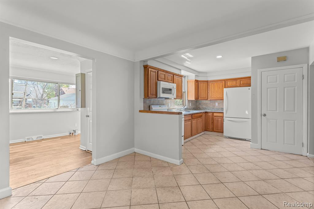 6430 HARTWELL Street, Dearborn, MI 48126 — Photo 8