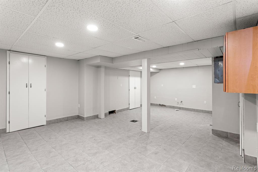 6430 HARTWELL Street, Dearborn, MI 48126 — Photo 25