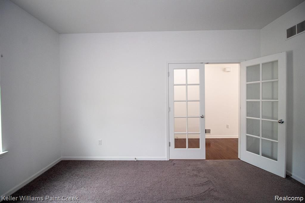 518 GOODRICH, Wixom, MI — Photo 8