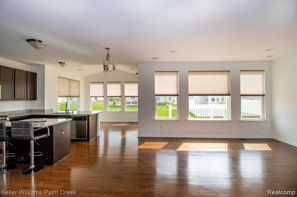 518 GOODRICH, Wixom, MI — Photo 11