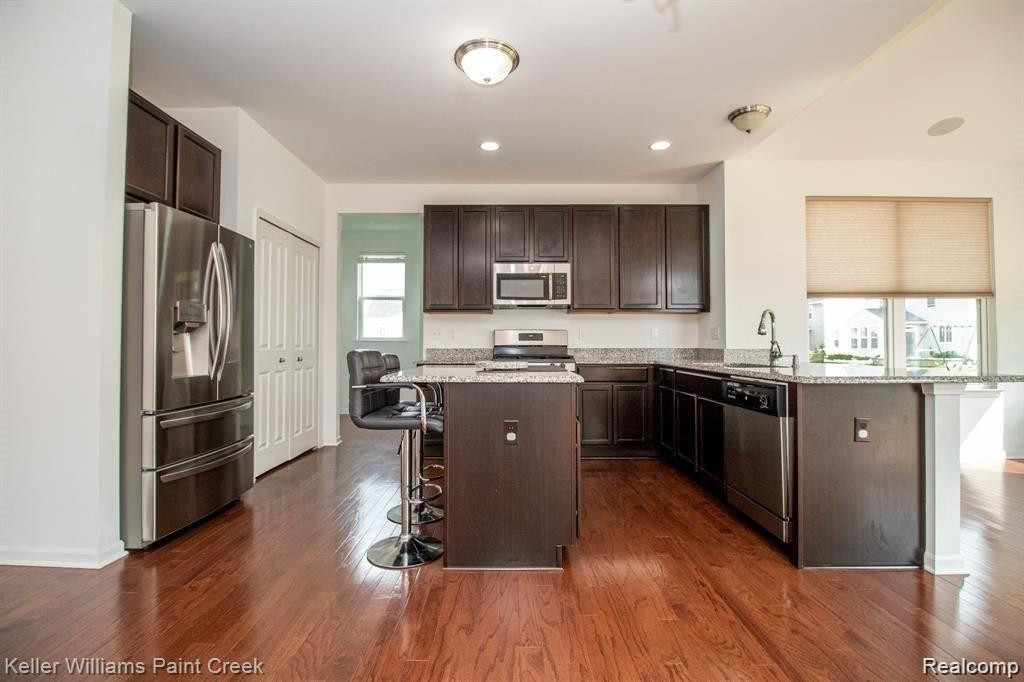 518 GOODRICH, Wixom, MI — Photo 15